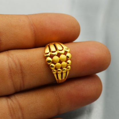 22 Karat Gold mit Stempel und Punze, ineinandergreifende Ringe, Größe US 6,5, Halbschwester, seltener Schmuck